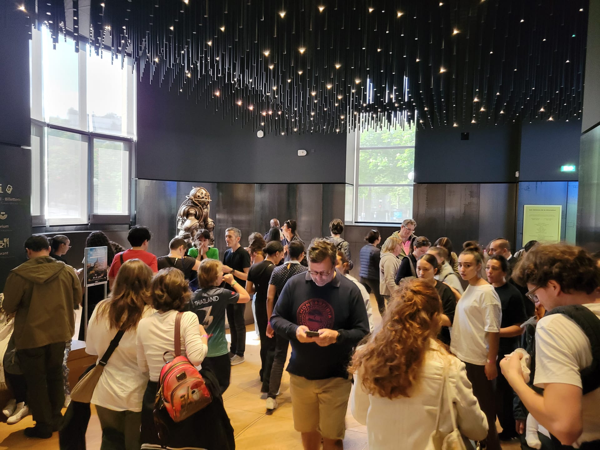 Participants du Pacte des Arts dans un musée du Trocadéro