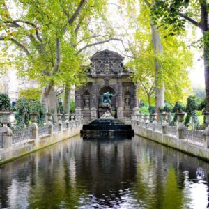 Image Petit tour mythologique au Jardin du Luxembourg