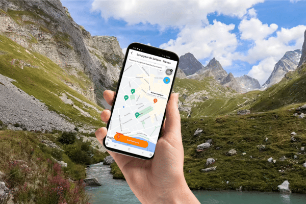 photo d'un utilisateur qui découvre un espace naturel sensible avec l'application geogaming